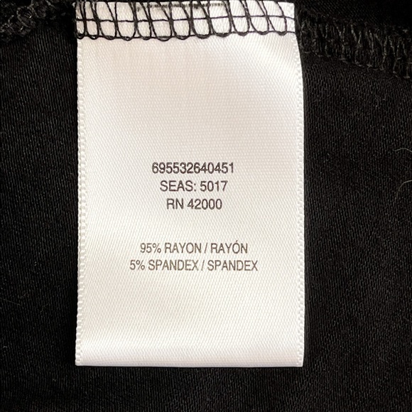 🌸3/$25 5/$35 SALE🌸 Women’s Adam Levine Black Cut Out Tunic Tee Size XS - Picture 7 of 11